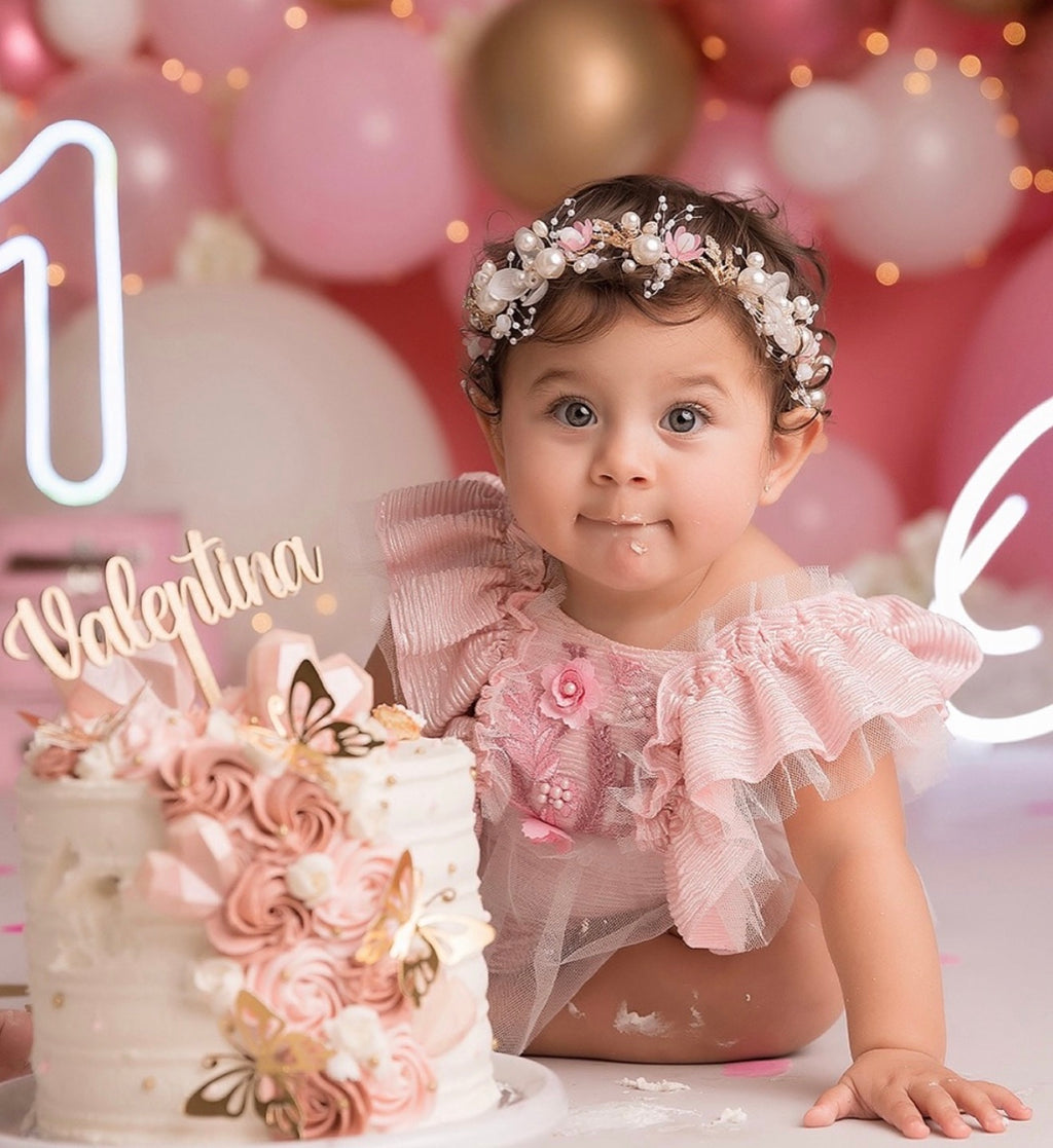 KURORA ME PERLA DHE LULE NE NGJYRE BABY PINK – STIL DELIKAT PRINCESHE