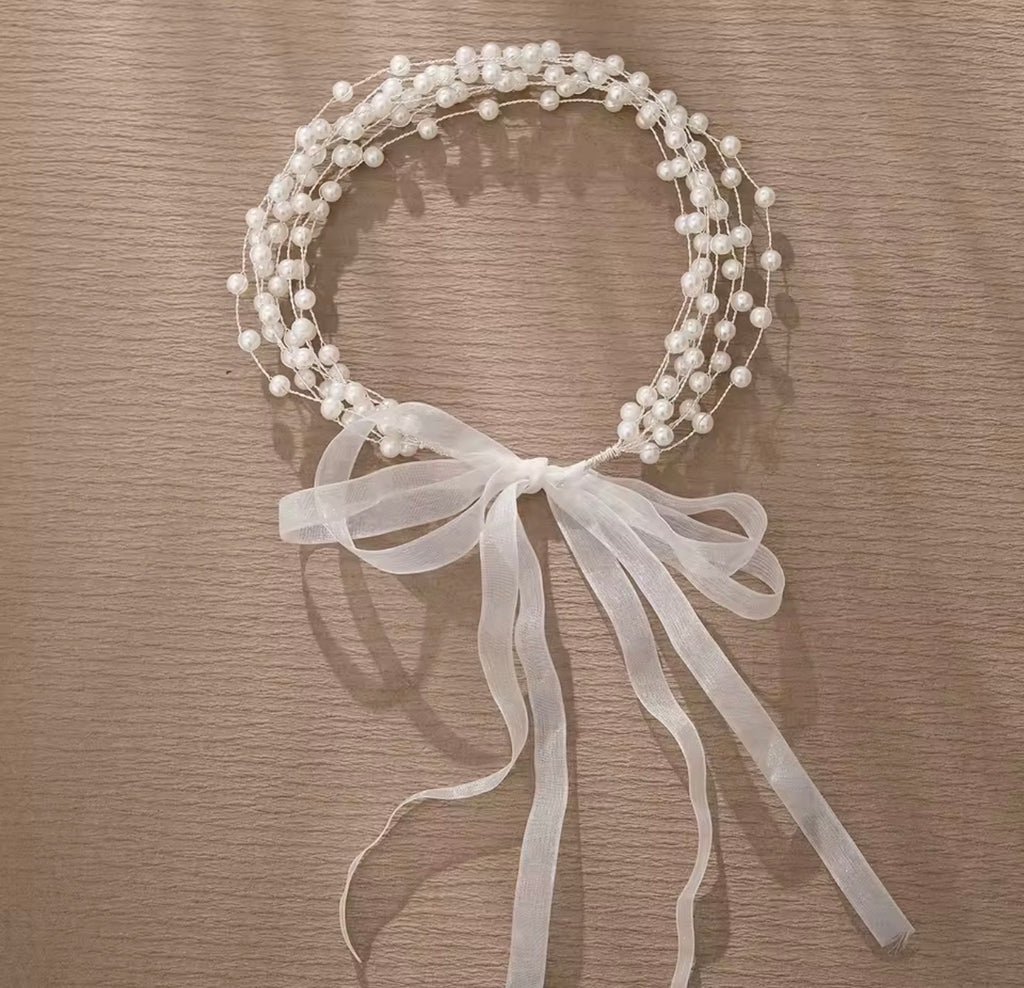 KURORA ME PERLA TË BARDHA PËR VAJZA – STIL KLASIK ELEGANT