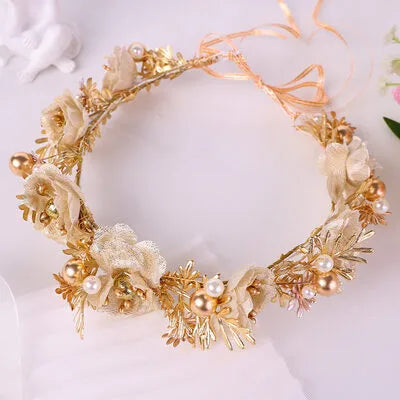 KURORA ME PERLA DHE LULE NE NGJYRE GOLD – STIL LUKSOZ ELEGANT