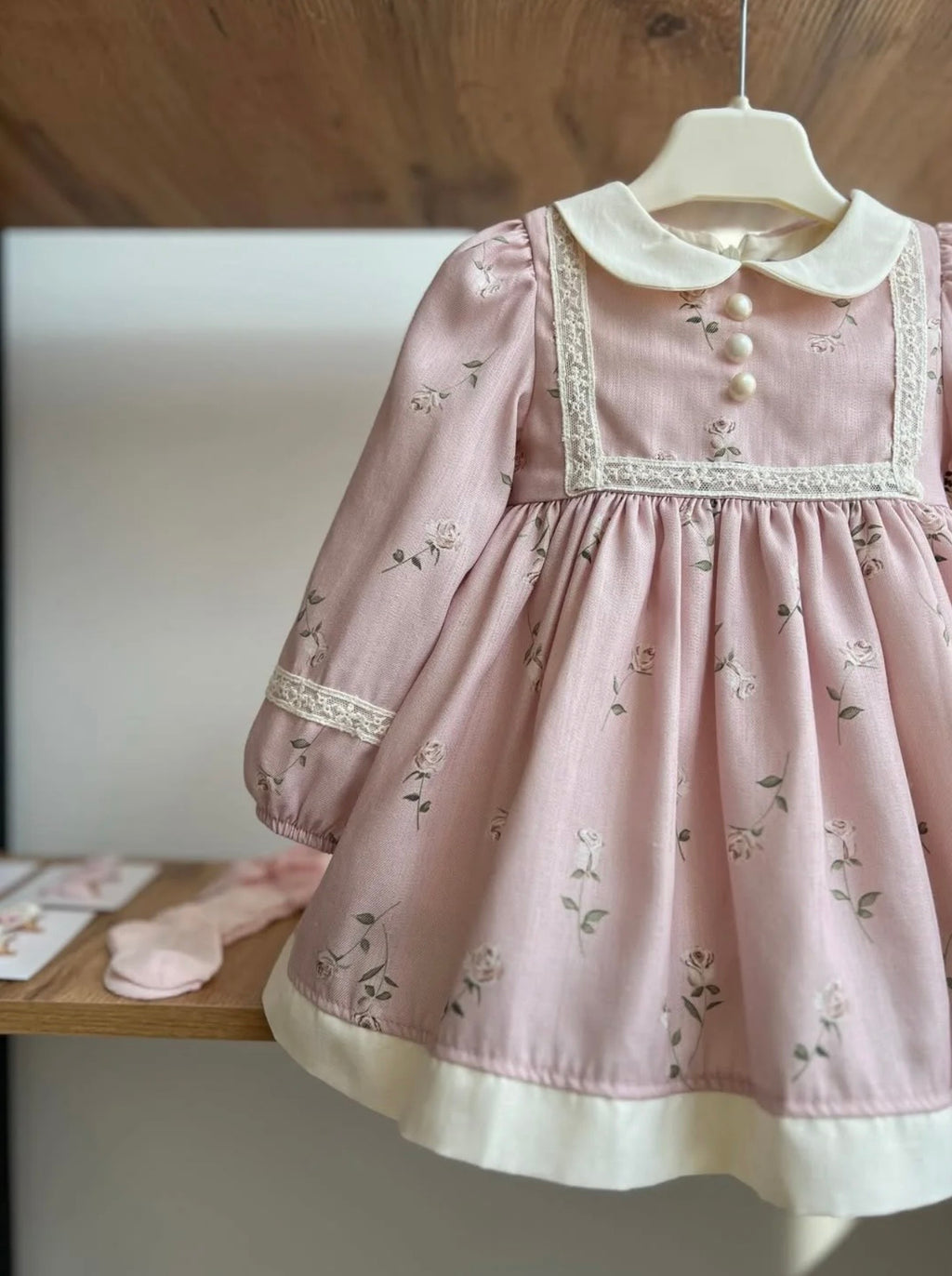FUSTAN ROZE ME JAKË TË BARDHË - & DETAJE KLASIKE